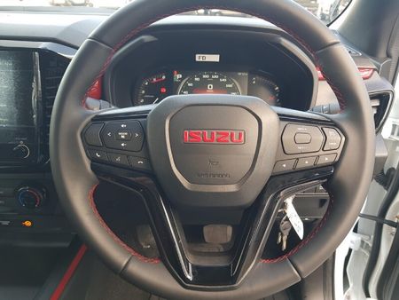2026-Isuzu-D-Max-19-DDI-HR-X-Rider-Auto-Double-Cab_14