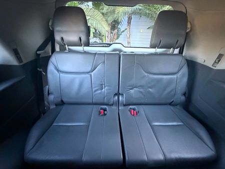 2010-Lexus-LX-570_20