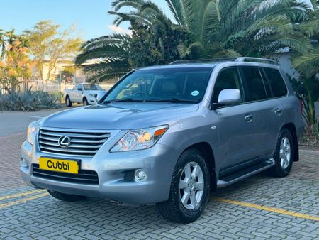 2010-Lexus-LX-570_2