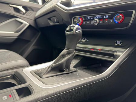 2025-Audi-Q3-Sportback-35TDI-Urban-Edition_27