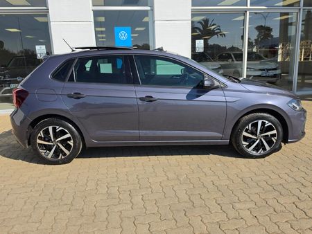 2022-Volkswagen-Polo-10-TSI-Life-Auto-DSG_1