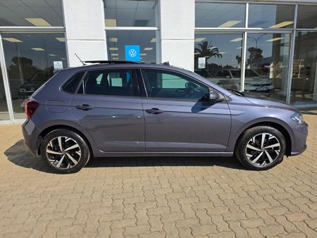 2022-Volkswagen-Polo-10-TSI-Life-Auto-DSG_2