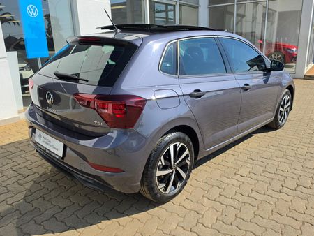 2022-Volkswagen-Polo-10-TSI-Life-Auto-DSG_3
