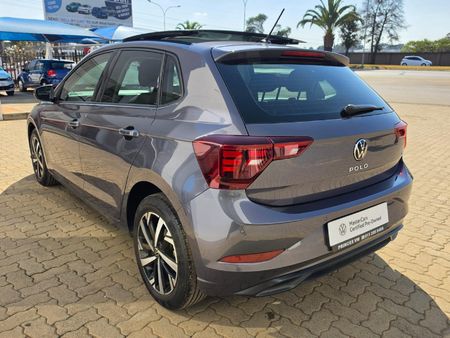 2022-Volkswagen-Polo-10-TSI-Life-Auto-DSG_5