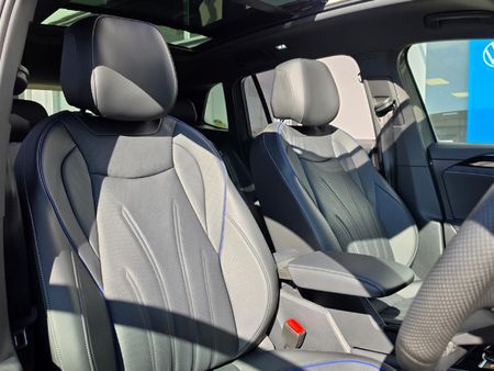 2026-Volkswagen-Tiguan-14TSI-R-Line_12