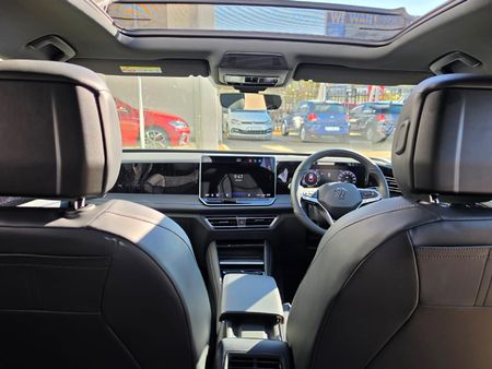 2026-Volkswagen-Tiguan-14TSI-R-Line_15