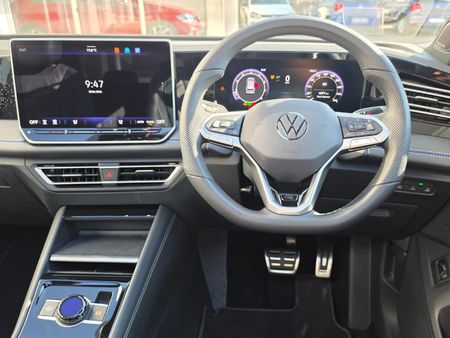 2026-Volkswagen-Tiguan-14TSI-R-Line_16