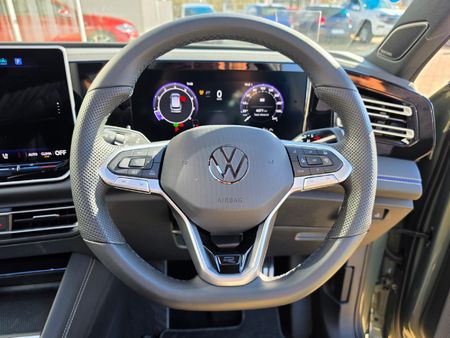 2026-Volkswagen-Tiguan-14TSI-R-Line_17