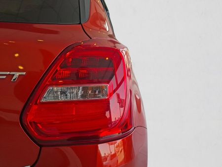 2021-Suzuki-Swift-12-GLX_11