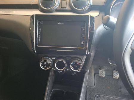 2021-Suzuki-Swift-12-GLX_18