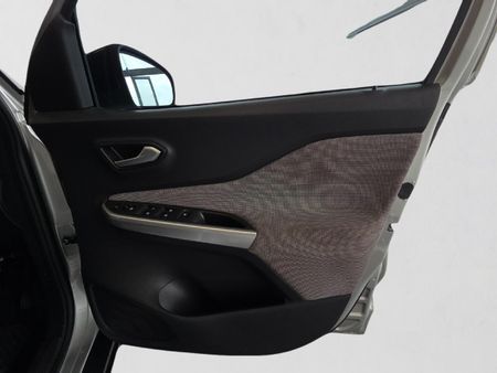 2024-Nissan-Magnite-10-Visia_14