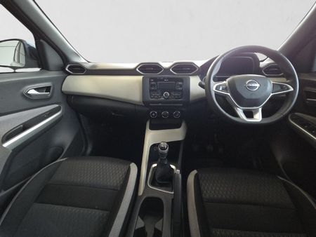 2024-Nissan-Magnite-10-Visia_17