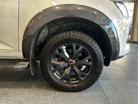 2022-Isuzu-D-Max-30-DDI-V-Cross-HR-Auto-Double-Cab_13
