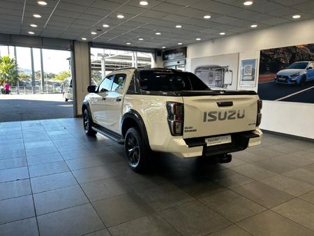 2022-Isuzu-D-Max-30-DDI-V-Cross-HR-Auto-Double-Cab_19