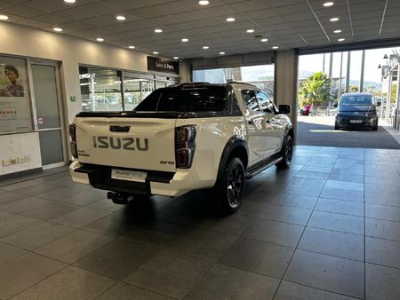 2022-Isuzu-D-Max-30-DDI-V-Cross-HR-Auto-Double-Cab_2