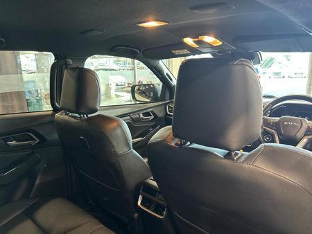 2022-Isuzu-D-Max-30-DDI-V-Cross-HR-Auto-Double-Cab_4