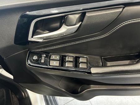 2022-Isuzu-D-Max-30-DDI-V-Cross-HR-Auto-Double-Cab_8