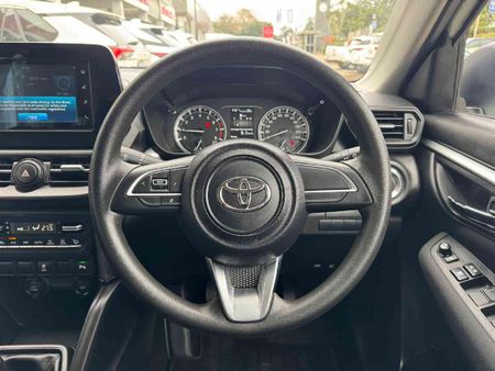 2024-Toyota-Urban-Cruiser-15-XS_10