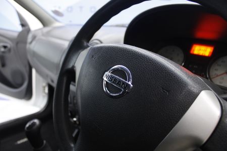 2024-Nissan-NP200-16_17