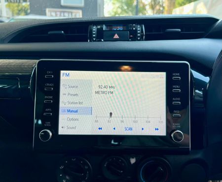 2021-Toyota-Hilux-24-GD-6-Raised-Body-Raider-Double-Cab_11