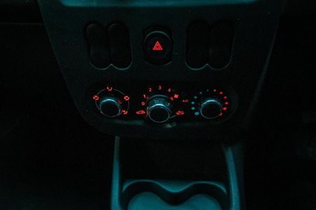 2020-Nissan-NP200-16-AC-Safety-Pack_15