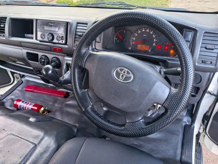 2022-Toyota-Quantum-25-D-4D-Sesfikile-16-seat_9