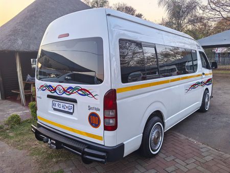 2022-Toyota-Quantum-25-D-4D-Sesfikile-16-seat_4
