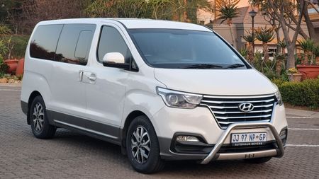 2020-Hyundai-H-1-Hyundai-H1-9-Seater-Auto-25-CRDi_0