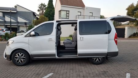 2020-Hyundai-H-1-Hyundai-H1-9-Seater-Auto-25-CRDi_9
