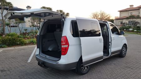 2020-Hyundai-H-1-Hyundai-H1-9-Seater-Auto-25-CRDi_12