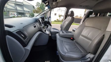 2020-Hyundai-H-1-Hyundai-H1-9-Seater-Auto-25-CRDi_22