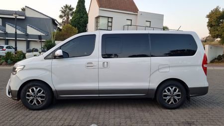 2020-Hyundai-H-1-Hyundai-H1-9-Seater-Auto-25-CRDi_3