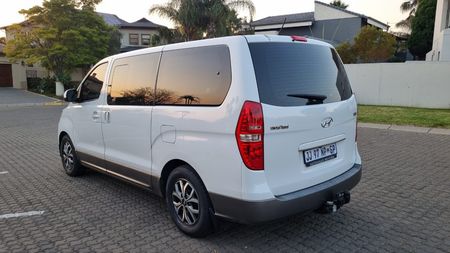 2020-Hyundai-H-1-Hyundai-H1-9-Seater-Auto-25-CRDi_4