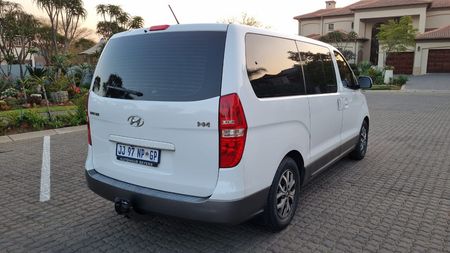 2020-Hyundai-H-1-Hyundai-H1-9-Seater-Auto-25-CRDi_6