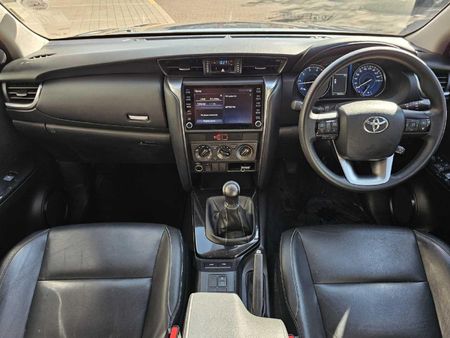 2024-Toyota-Fortuner-24-GD-6-RB_10
