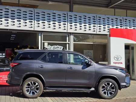 2024-Toyota-Fortuner-24-GD-6-RB_2