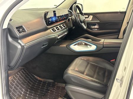 2021-Mercedes-Benz-GLE-400d-4Matic_8