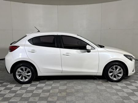 2019-Mazda-2-15-Active-5-dr_14
