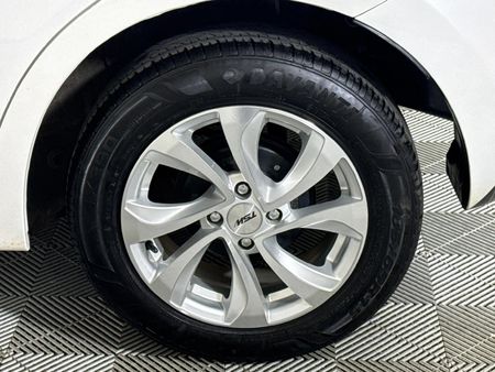 2019-Mazda-2-15-Active-5-dr_5