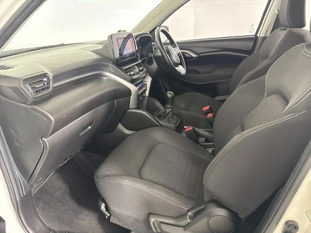 2024-Toyota-Urban-Cruiser-15-XS_8