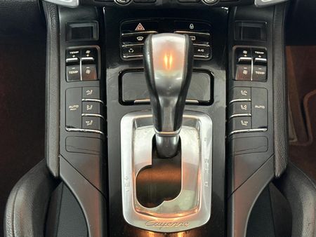 2012-Porsche-Cayenne-S-Auto_9