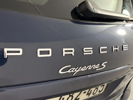 2012-Porsche-Cayenne-S-Auto_10