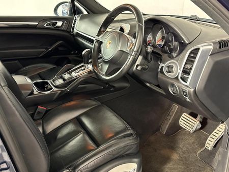 2012-Porsche-Cayenne-S-Auto_8