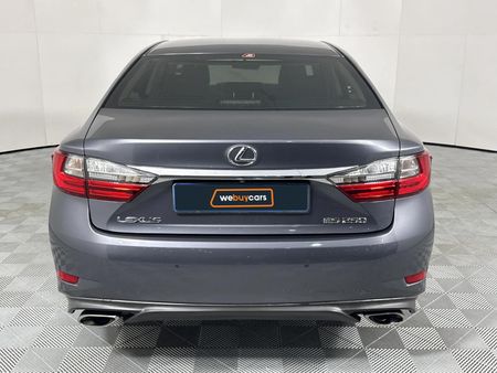 2018-Lexus-ES-250_16