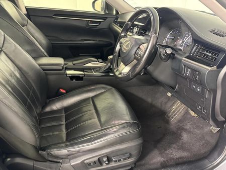 2018-Lexus-ES-250_6