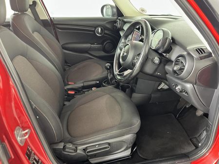2016-MINI-Hatch-Cooper-5-dr_9