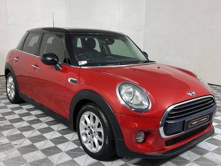 2016-MINI-Hatch-Cooper-5-dr_15