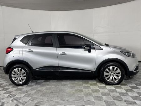 2016-Renault-Captur-900T-Expression-66kW_10