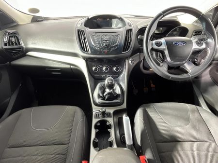 2015-Ford-Kuga-15-EcoBoost-Ambiente_1