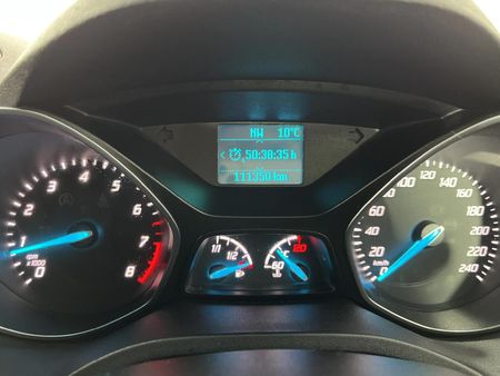 2015-Ford-Kuga-15-EcoBoost-Ambiente_2